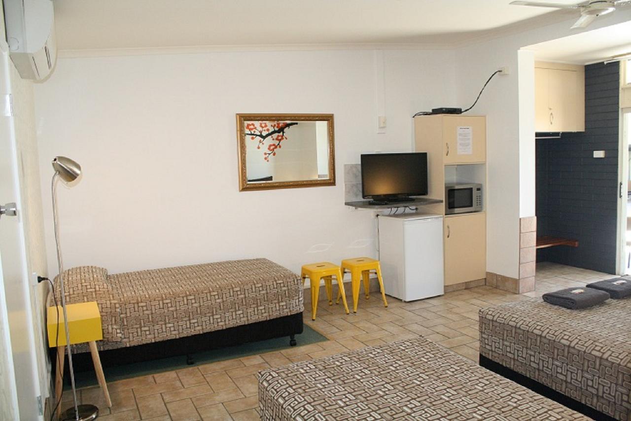 Central Motel Gin Gin Eksteriør billede