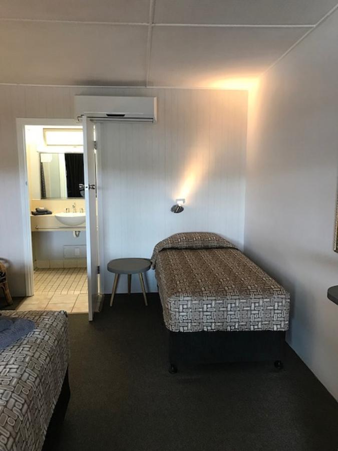 Central Motel Gin Gin Eksteriør billede