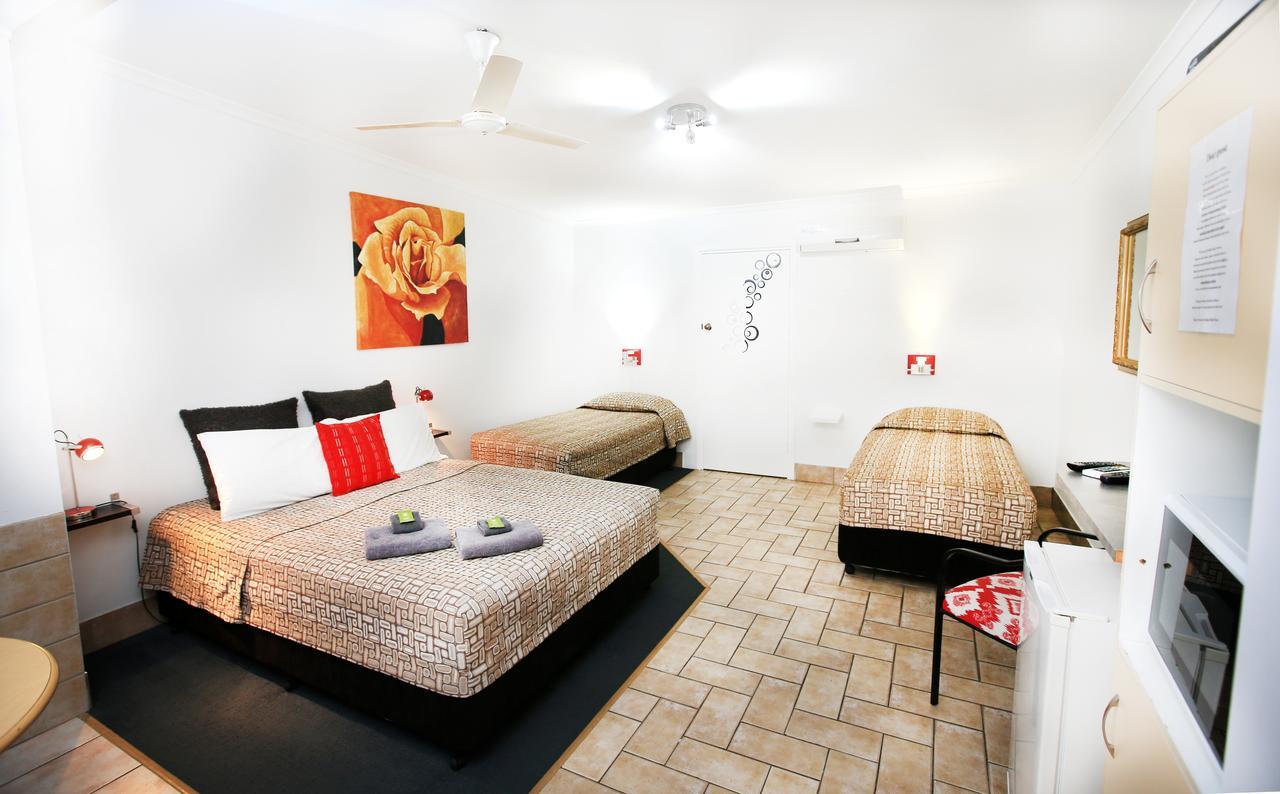 Central Motel Gin Gin Eksteriør billede