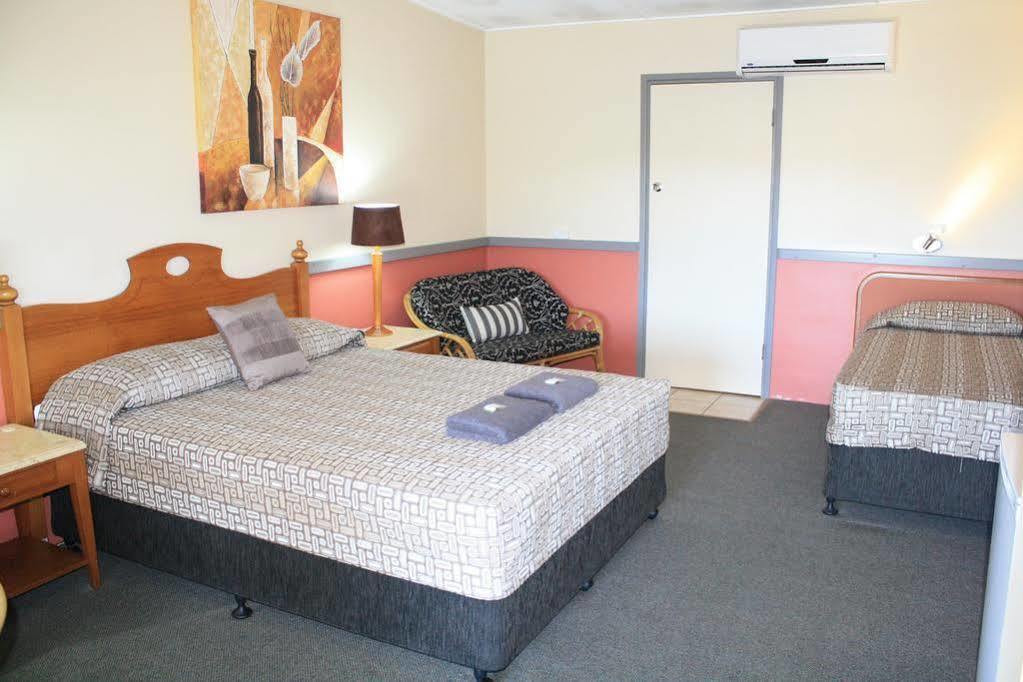 Central Motel Gin Gin Eksteriør billede