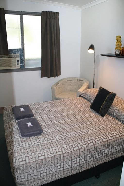 Central Motel Gin Gin Eksteriør billede