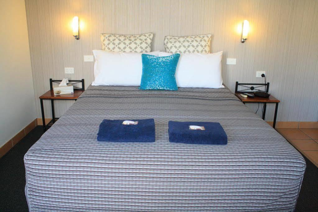 Central Motel Gin Gin Eksteriør billede