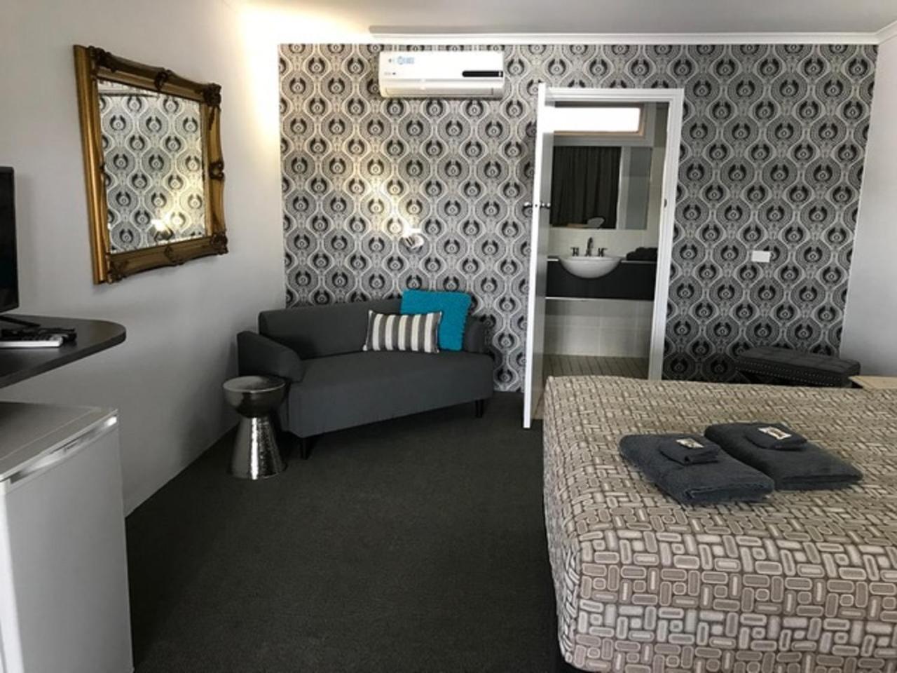Central Motel Gin Gin Eksteriør billede